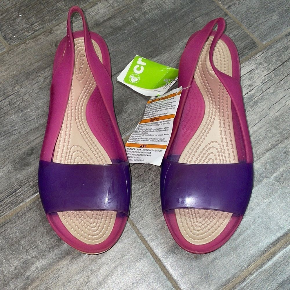 Croc flat for woman size 8. Color block flat.